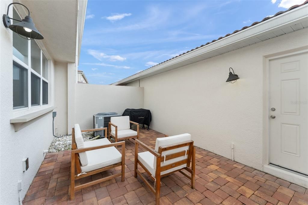 Activo con contrato: $299,500 (3 camas, 2 baños, 1584 Pies cuadrados)