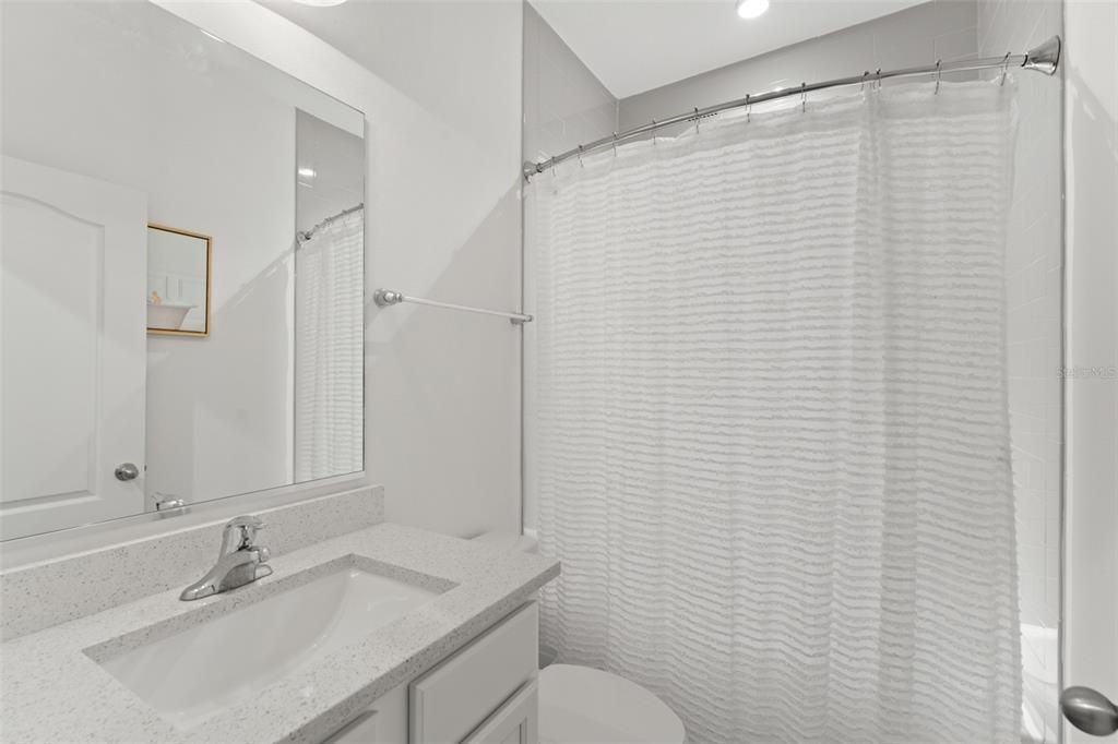 Activo con contrato: $299,500 (3 camas, 2 baños, 1584 Pies cuadrados)