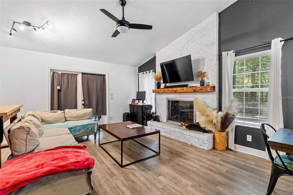 For Sale: $449,000 (3 beds, 2 baths, 2047 Square Feet)