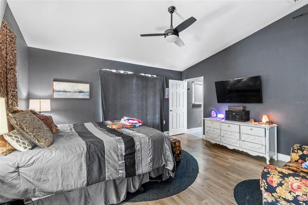 For Sale: $449,000 (3 beds, 2 baths, 2047 Square Feet)