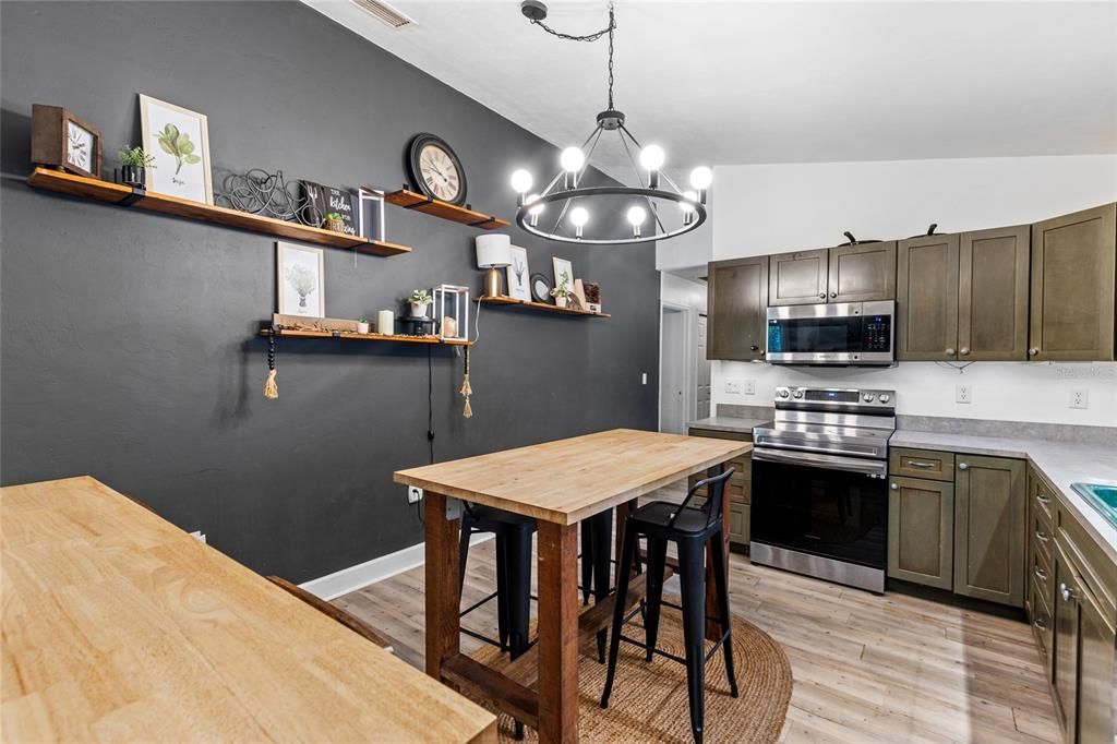 For Sale: $449,000 (3 beds, 2 baths, 2047 Square Feet)