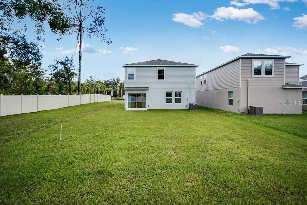 合同活跃: $349,999 (4 贝兹, 2 浴室, 2271 平方英尺)