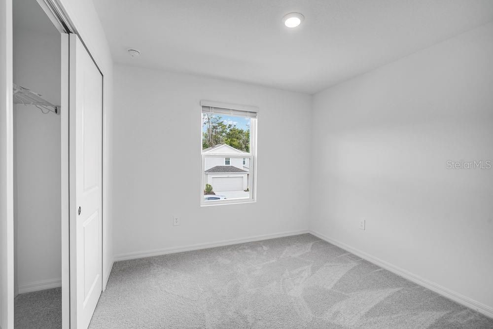 合同活跃: $349,999 (4 贝兹, 2 浴室, 2271 平方英尺)