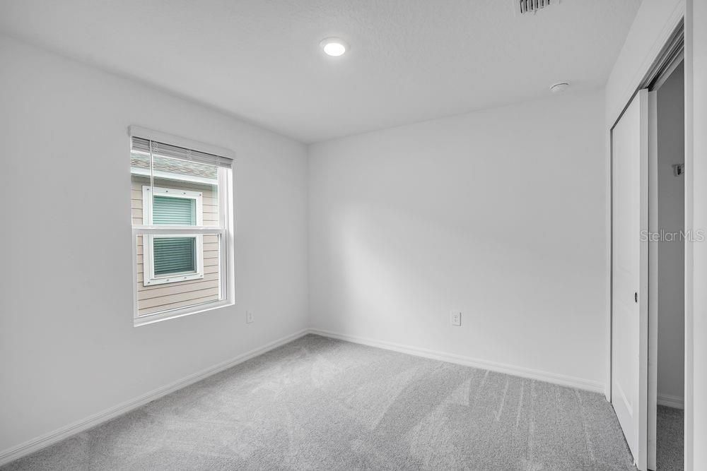 合同活跃: $349,999 (4 贝兹, 2 浴室, 2271 平方英尺)