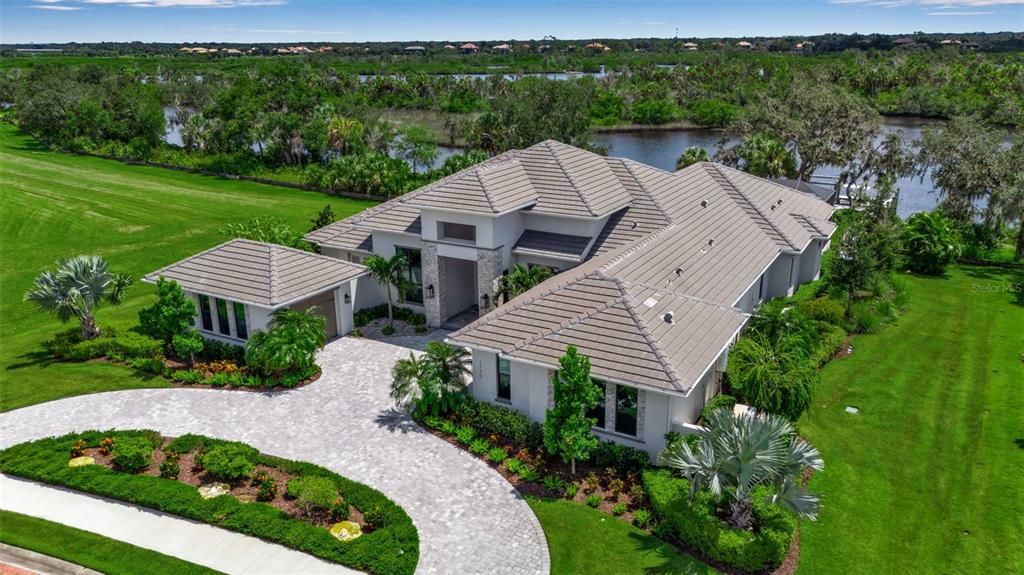 For Sale: $3,300,000 (4 beds, 4 baths, 3944 Square Feet)