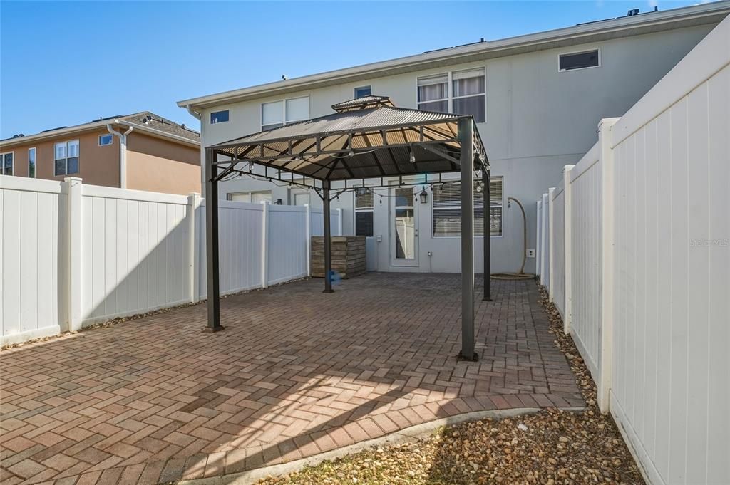 En Venta: $359,000 (2 camas, 2 baños, 1266 Pies cuadrados)