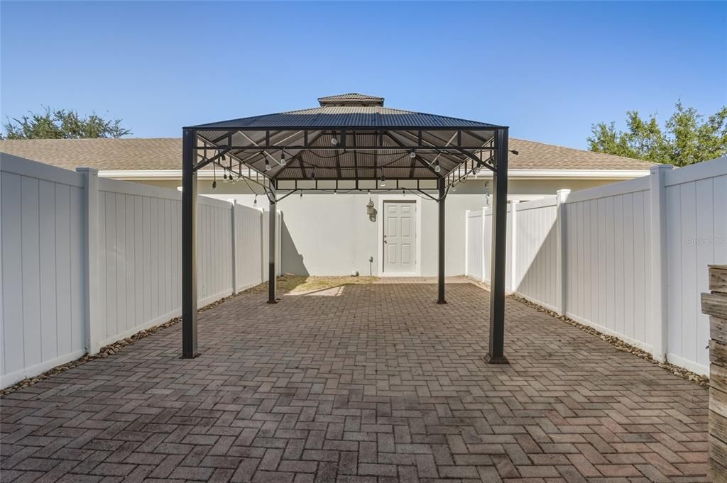 En Venta: $359,000 (2 camas, 2 baños, 1266 Pies cuadrados)