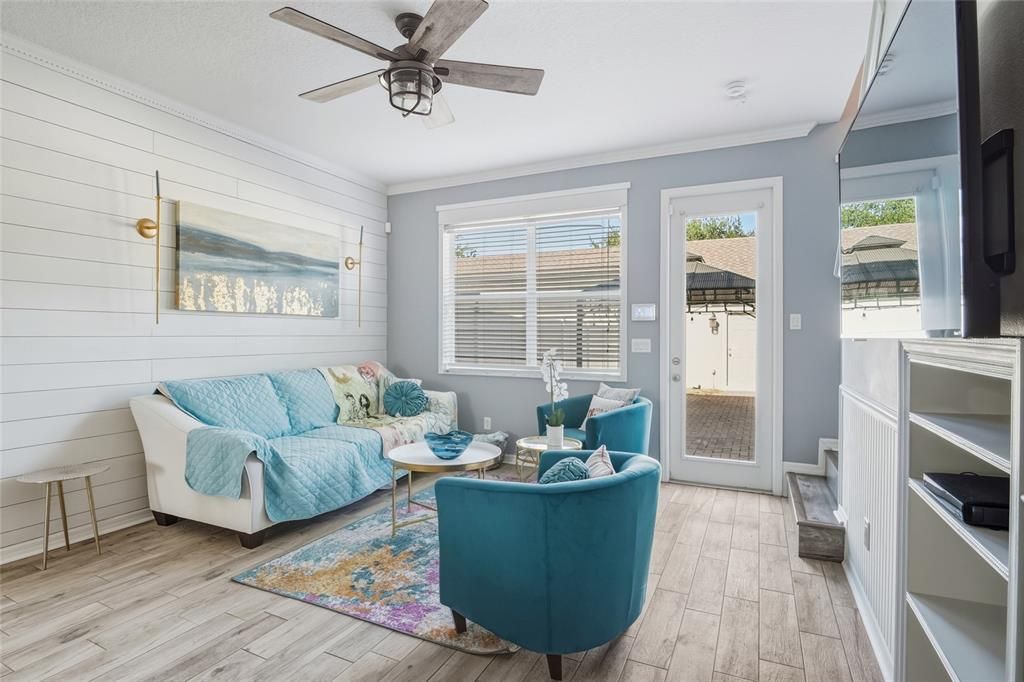 En Venta: $359,000 (2 camas, 2 baños, 1266 Pies cuadrados)