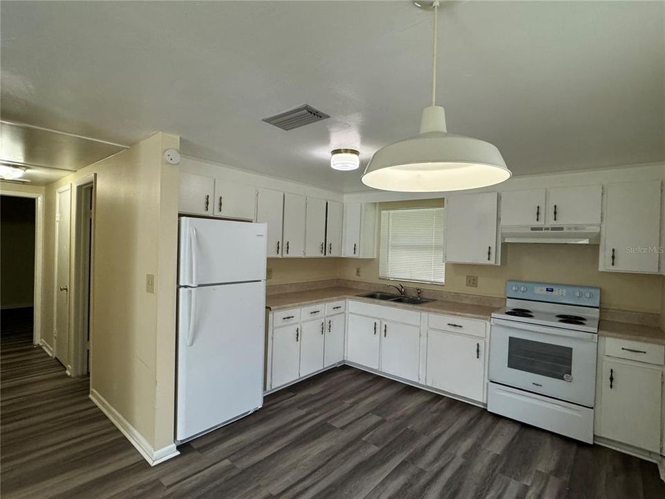 В аренду: $1,450 (2 спален, 1 ванн, 923 Квадратных фут)