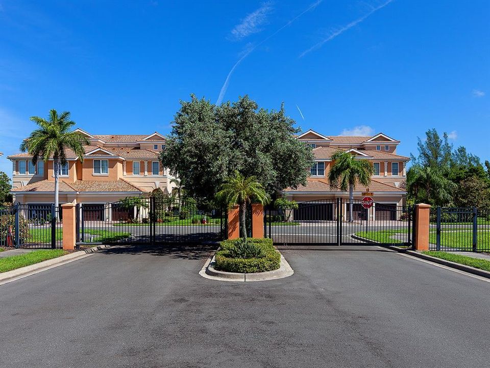 En Renta: $4,000 (4 camas, 4 baños, 4392 Pies cuadrados)