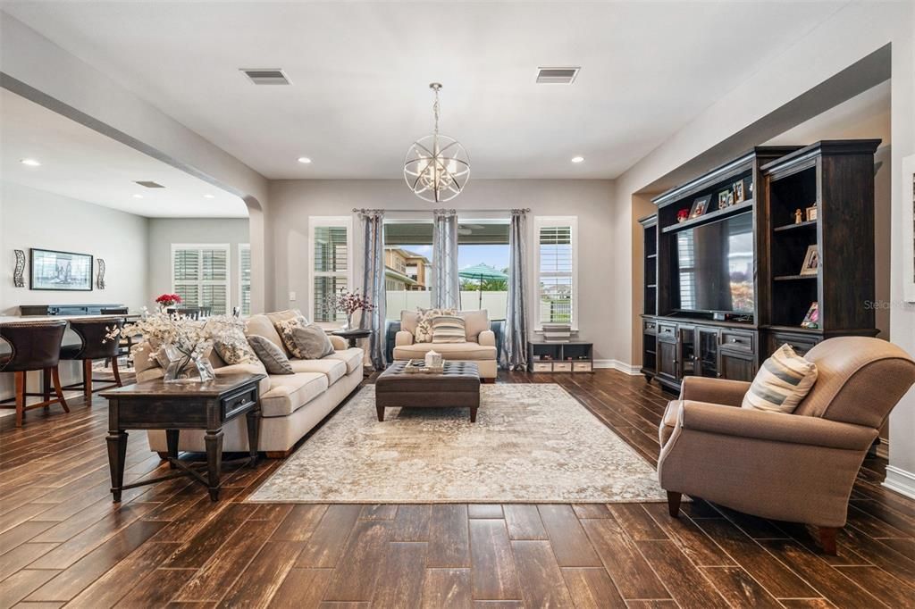 Active With Contract: $900,000 (4 beds, 3 baths, 3802 Square Feet)