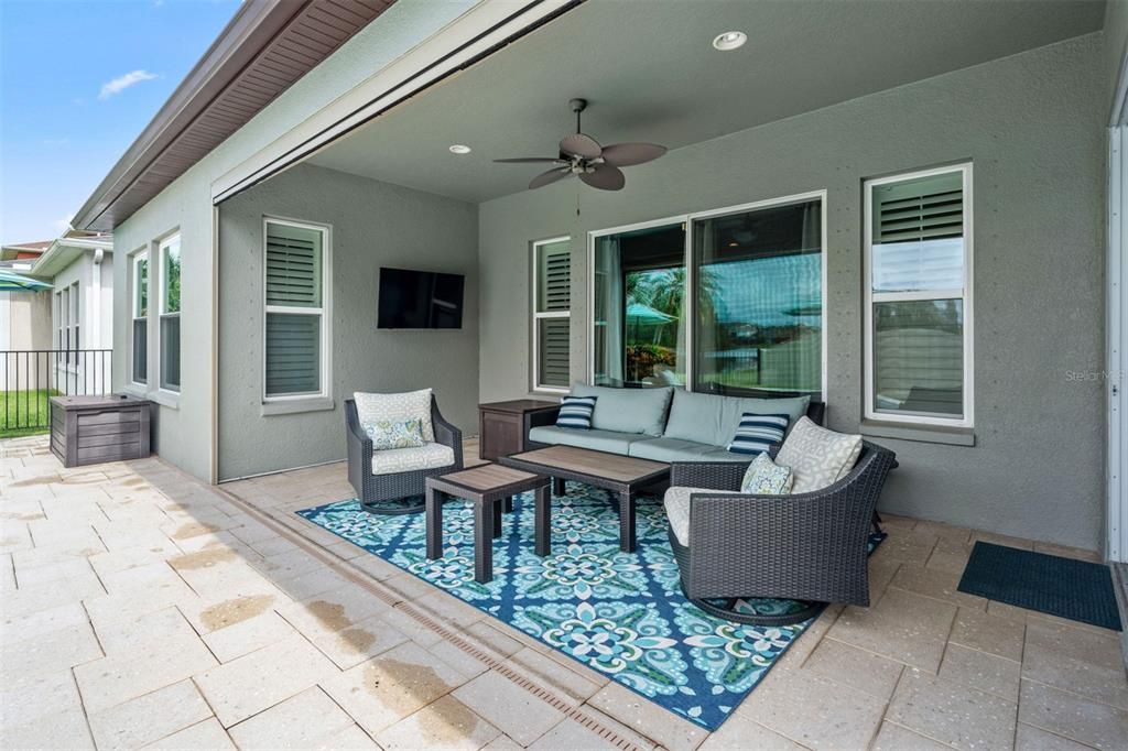 Active With Contract: $900,000 (4 beds, 3 baths, 3802 Square Feet)