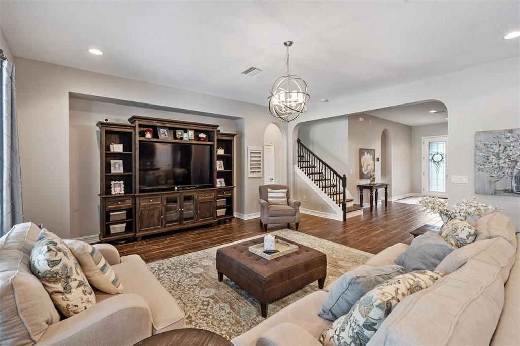 Active With Contract: $900,000 (4 beds, 3 baths, 3802 Square Feet)