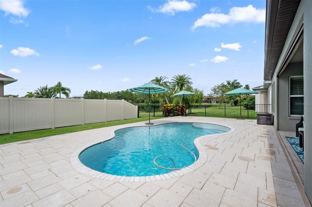 Active With Contract: $900,000 (4 beds, 3 baths, 3802 Square Feet)