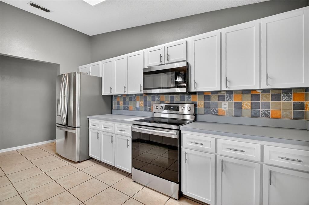 For Sale: $340,000 (3 beds, 2 baths, 2076 Square Feet)