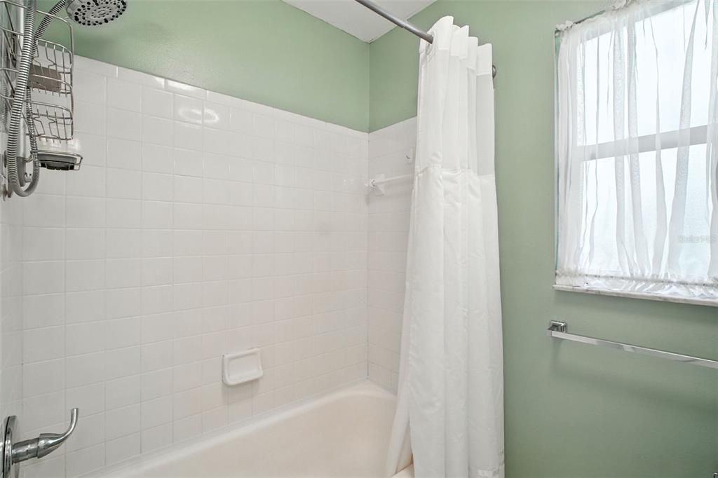 For Sale: $340,000 (3 beds, 2 baths, 2076 Square Feet)