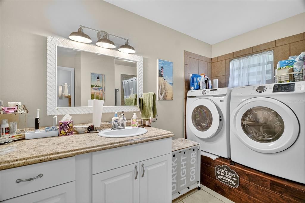 For Sale: $340,000 (3 beds, 2 baths, 2076 Square Feet)