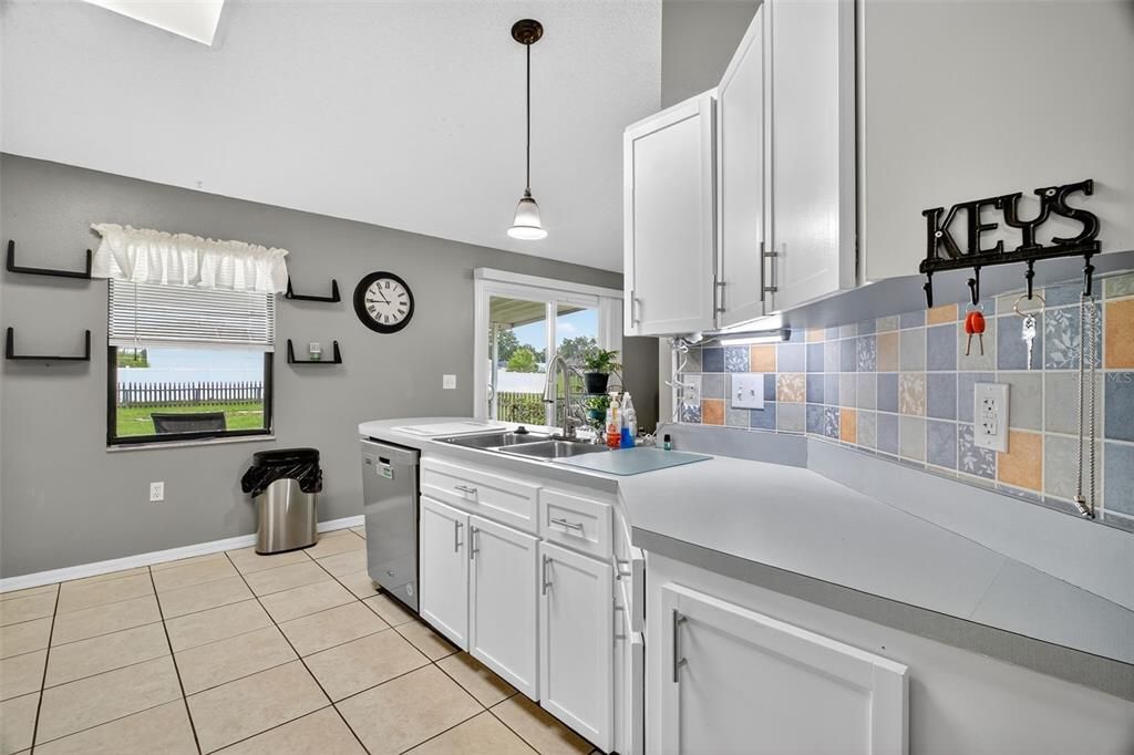 For Sale: $340,000 (3 beds, 2 baths, 2076 Square Feet)