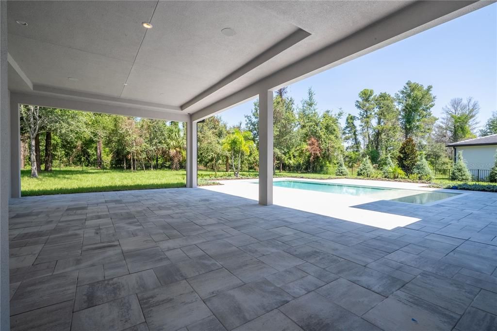 出租: $18,000 (5 贝兹, 5 浴室, 5855 平方英尺)