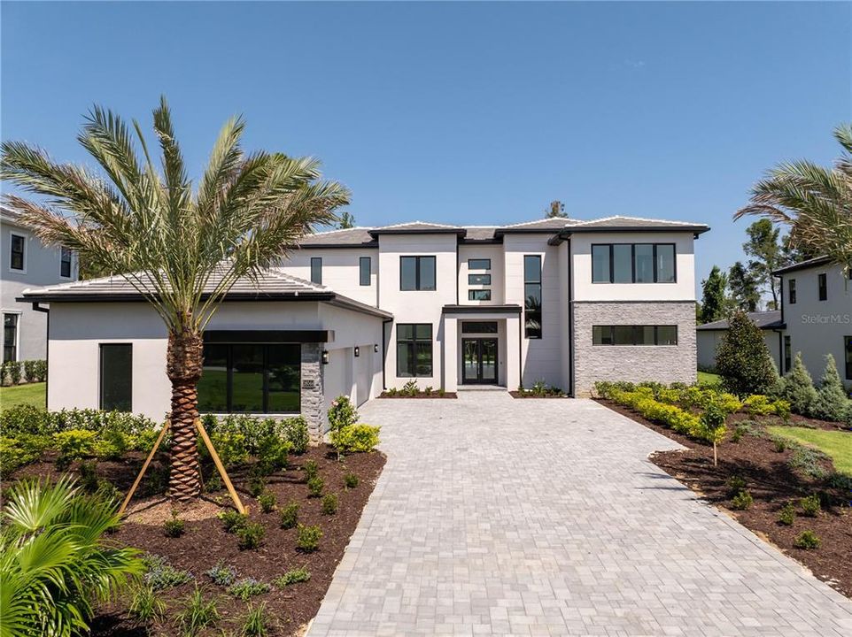 出租: $18,000 (5 贝兹, 5 浴室, 5855 平方英尺)