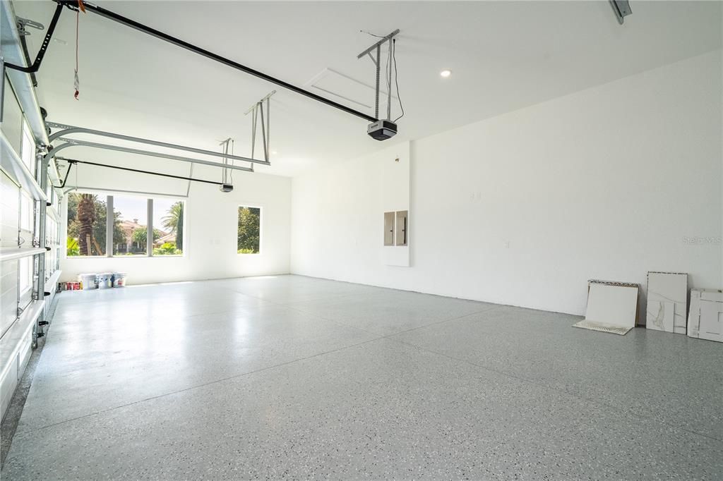 出租: $18,000 (5 贝兹, 5 浴室, 5855 平方英尺)