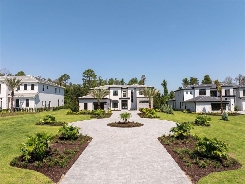 出租: $18,000 (5 贝兹, 5 浴室, 5855 平方英尺)