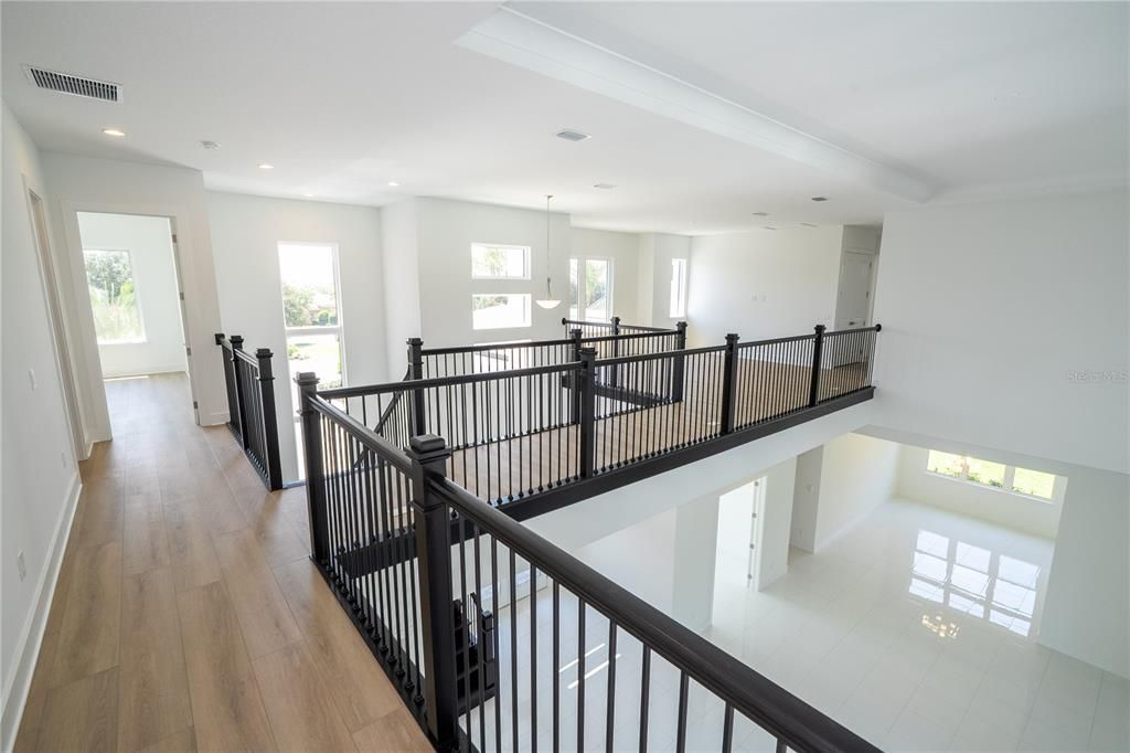 出租: $18,000 (5 贝兹, 5 浴室, 5855 平方英尺)