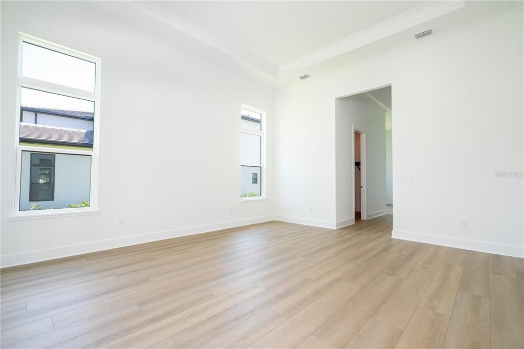 出租: $18,000 (5 贝兹, 5 浴室, 5855 平方英尺)