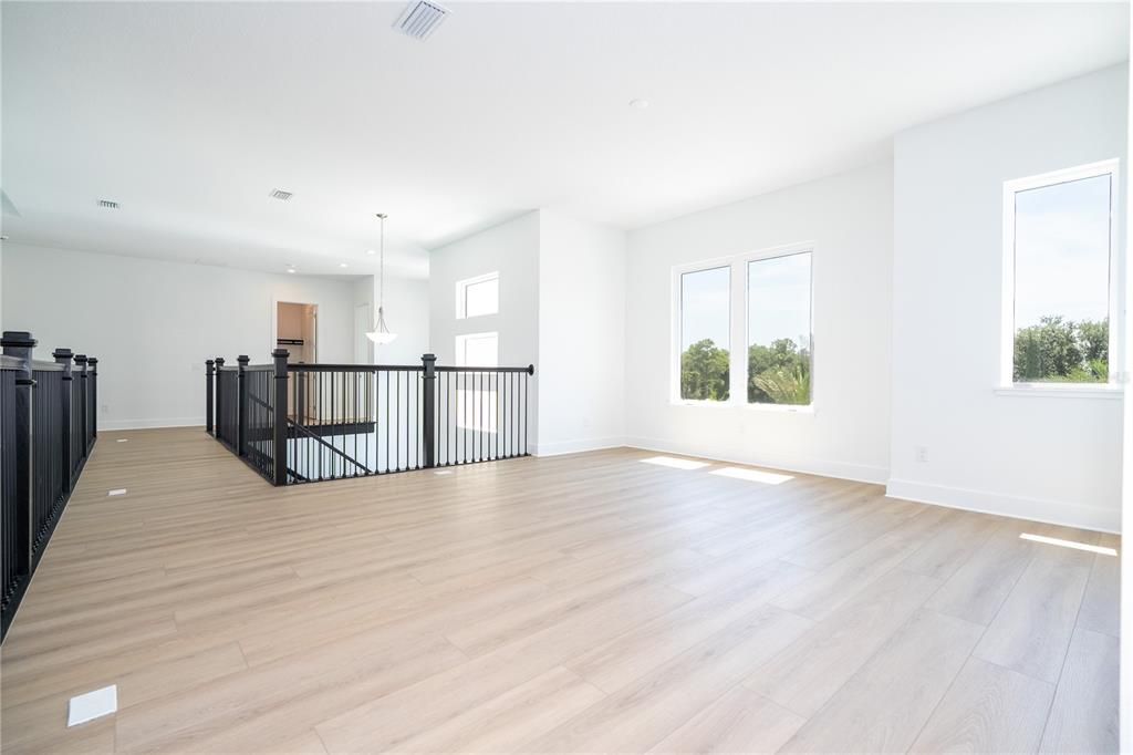 出租: $18,000 (5 贝兹, 5 浴室, 5855 平方英尺)