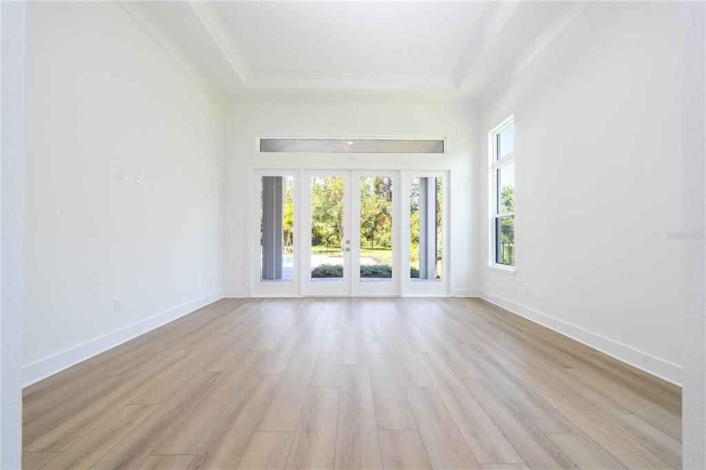 出租: $18,000 (5 贝兹, 5 浴室, 5855 平方英尺)