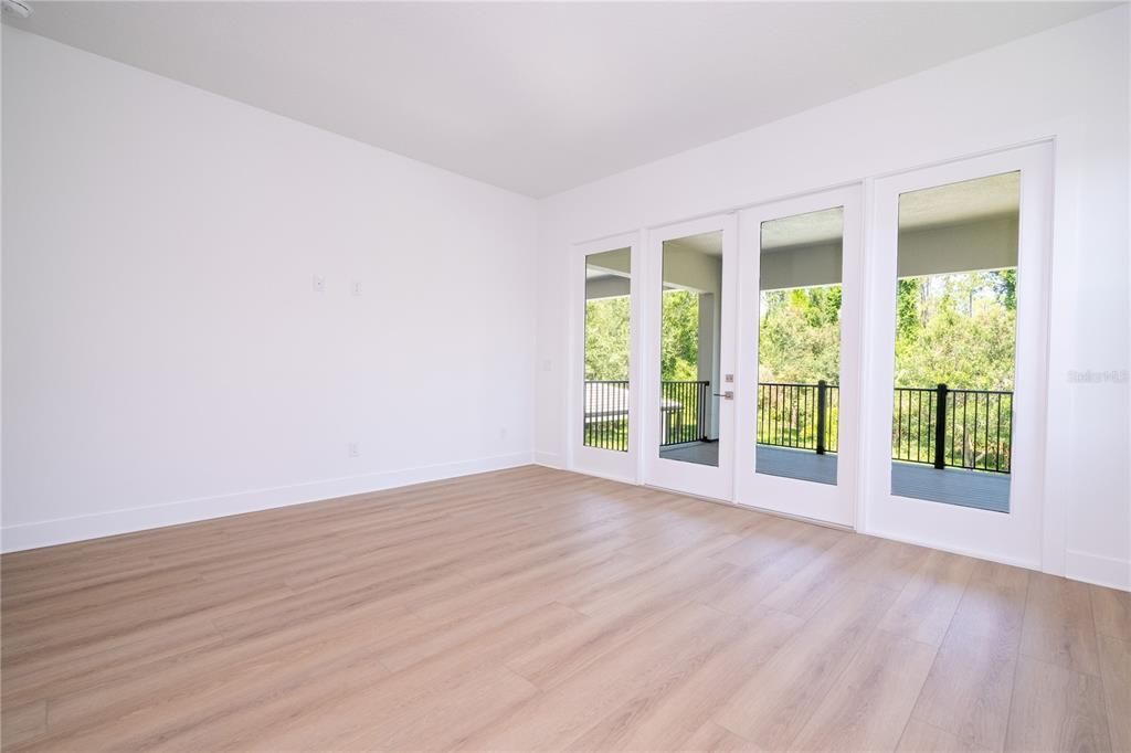 出租: $18,000 (5 贝兹, 5 浴室, 5855 平方英尺)