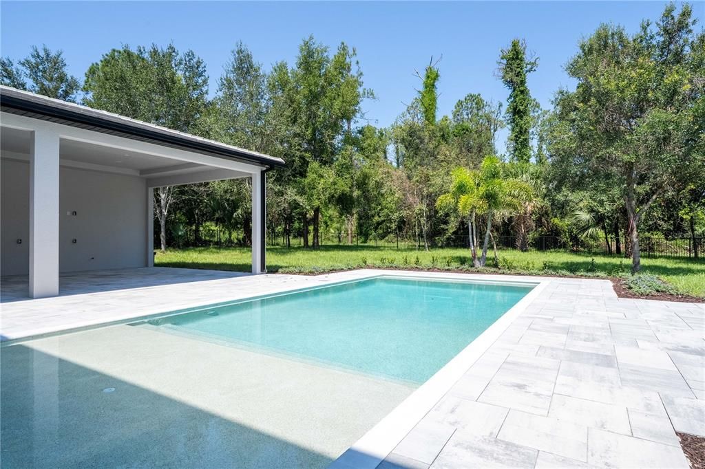 出租: $18,000 (5 贝兹, 5 浴室, 5855 平方英尺)