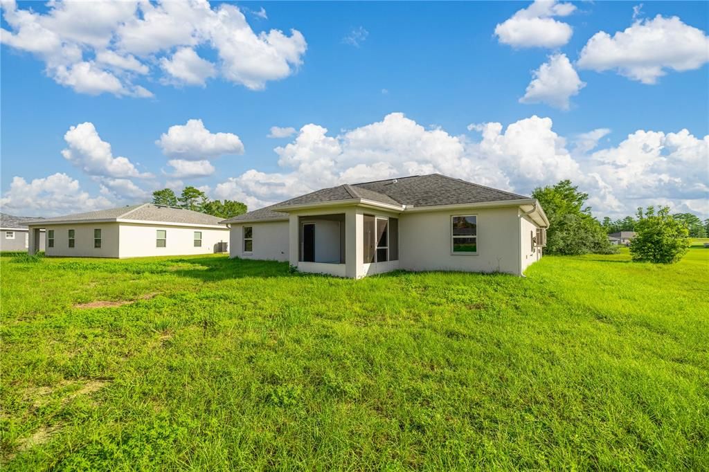 合同活跃: $239,999 (3 贝兹, 2 浴室, 1284 平方英尺)