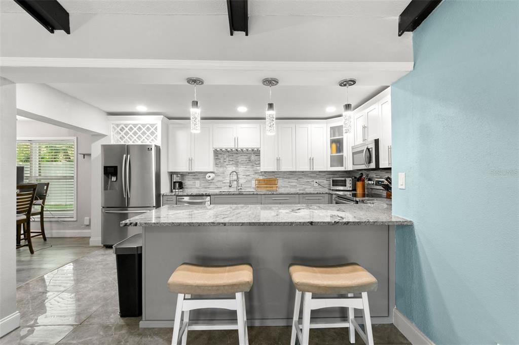 出租: $3,200 (3 贝兹, 2 浴室, 1530 平方英尺)