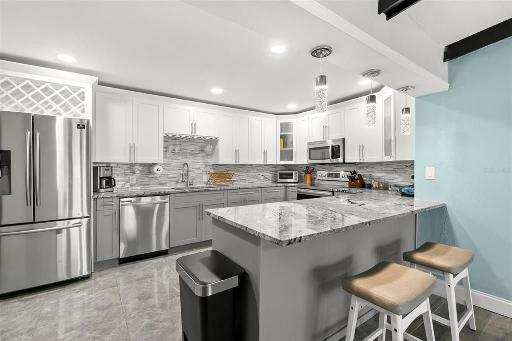 出租: $3,200 (3 贝兹, 2 浴室, 1530 平方英尺)