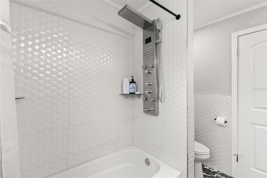 出租: $3,200 (3 贝兹, 2 浴室, 1530 平方英尺)