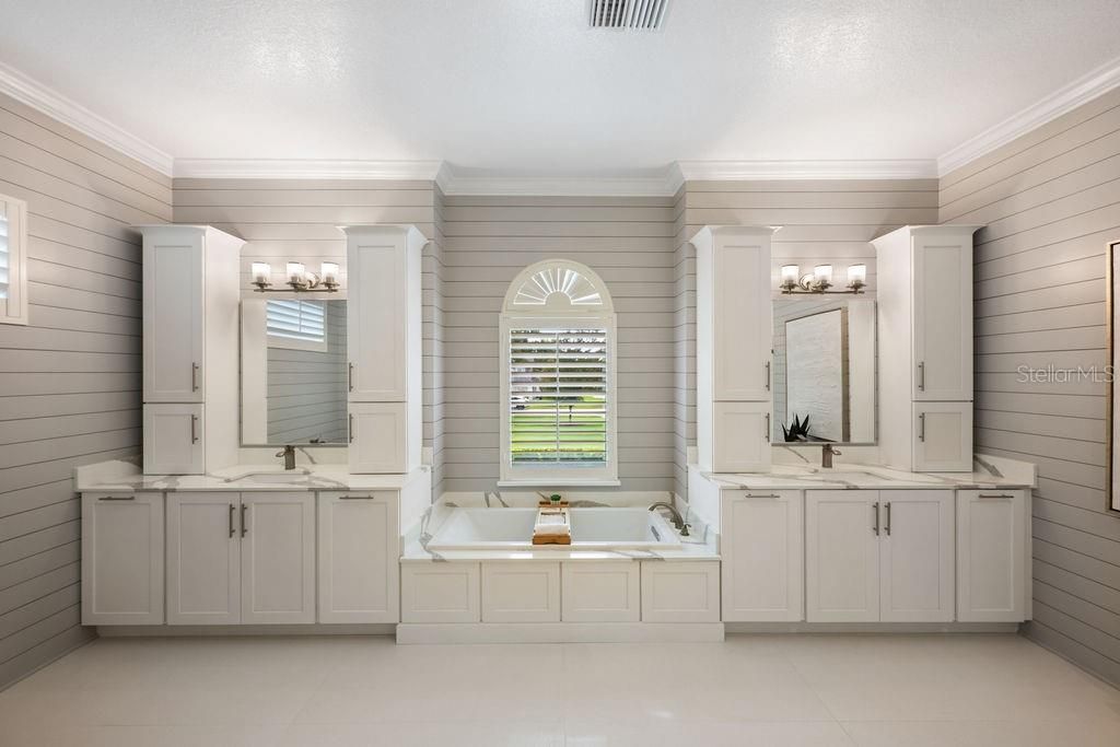 待售: $1,300,000 (4 贝兹, 3 浴室, 3241 平方英尺)