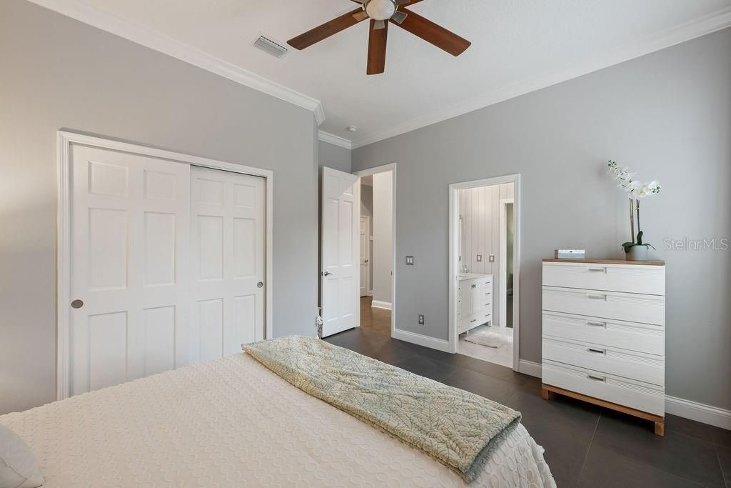 待售: $1,300,000 (4 贝兹, 3 浴室, 3241 平方英尺)