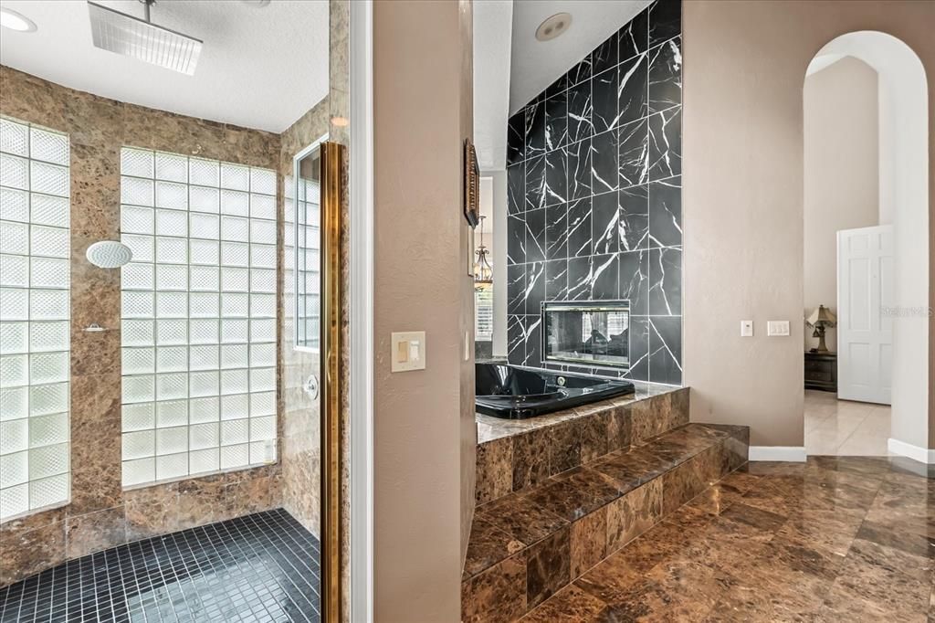 待售: $1,020,000 (4 贝兹, 3 浴室, 3691 平方英尺)