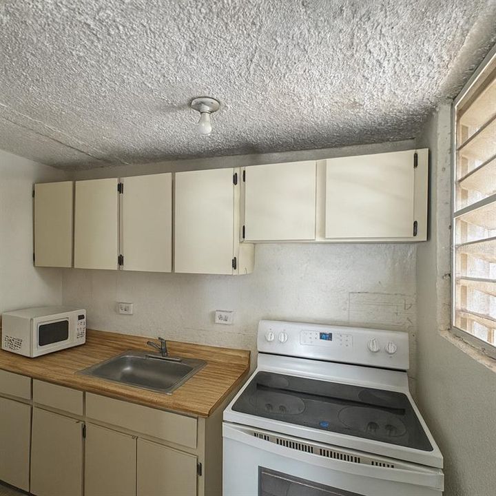 На продажу: $315,000 (8 спален, 0 ванн, 2500 Квадратных фут)