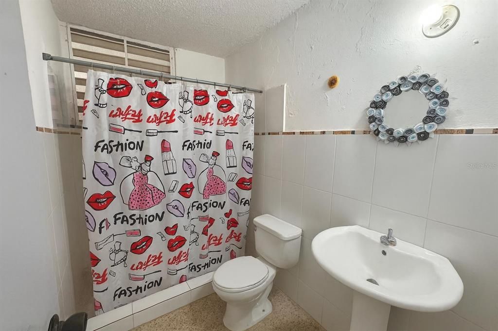 На продажу: $315,000 (8 спален, 0 ванн, 2500 Квадратных фут)