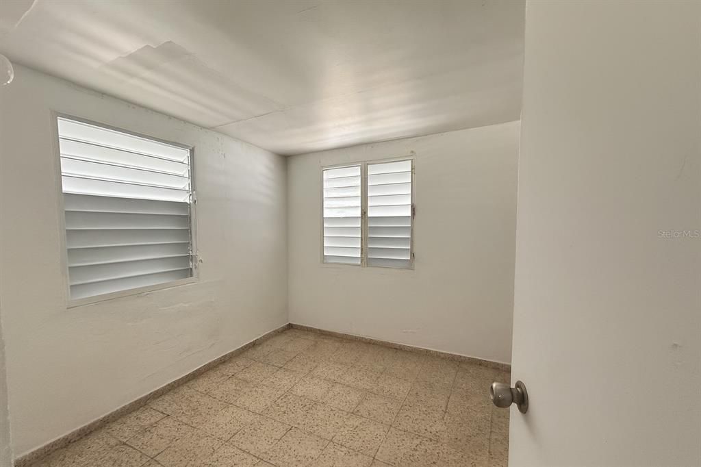 На продажу: $315,000 (8 спален, 0 ванн, 2500 Квадратных фут)