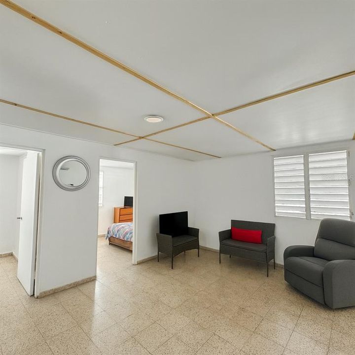 На продажу: $315,000 (8 спален, 0 ванн, 2500 Квадратных фут)