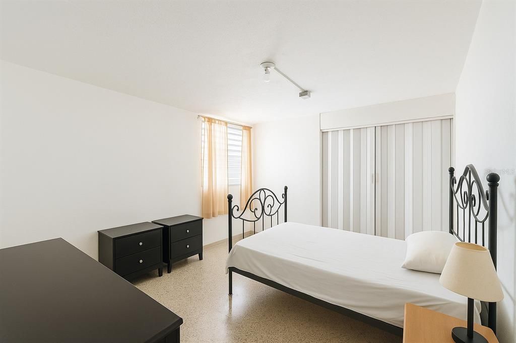 На продажу: $315,000 (8 спален, 0 ванн, 2500 Квадратных фут)