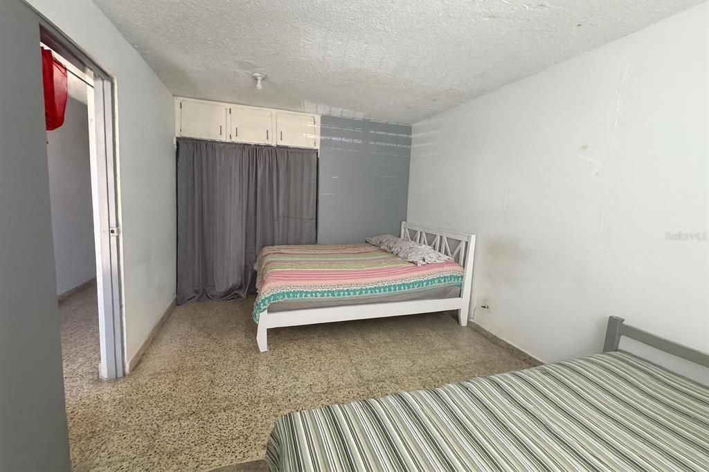 На продажу: $315,000 (8 спален, 0 ванн, 2500 Квадратных фут)