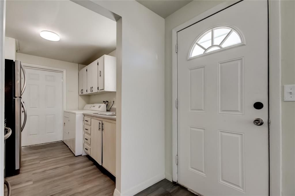 待售: $160,000 (2 贝兹, 1 浴室, 660 平方英尺)