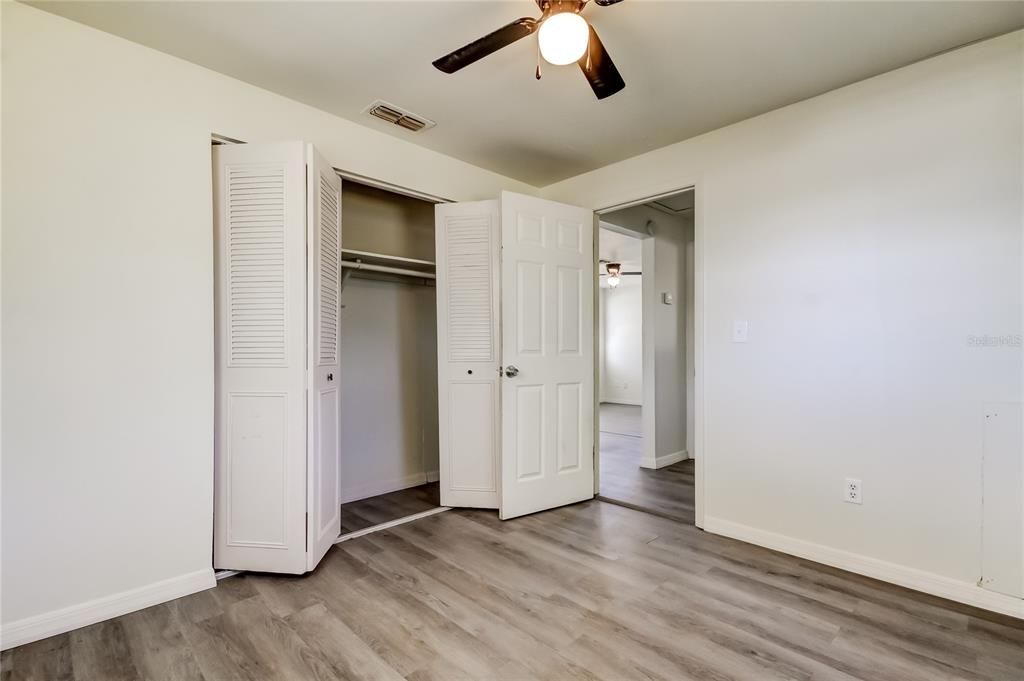 待售: $160,000 (2 贝兹, 1 浴室, 660 平方英尺)