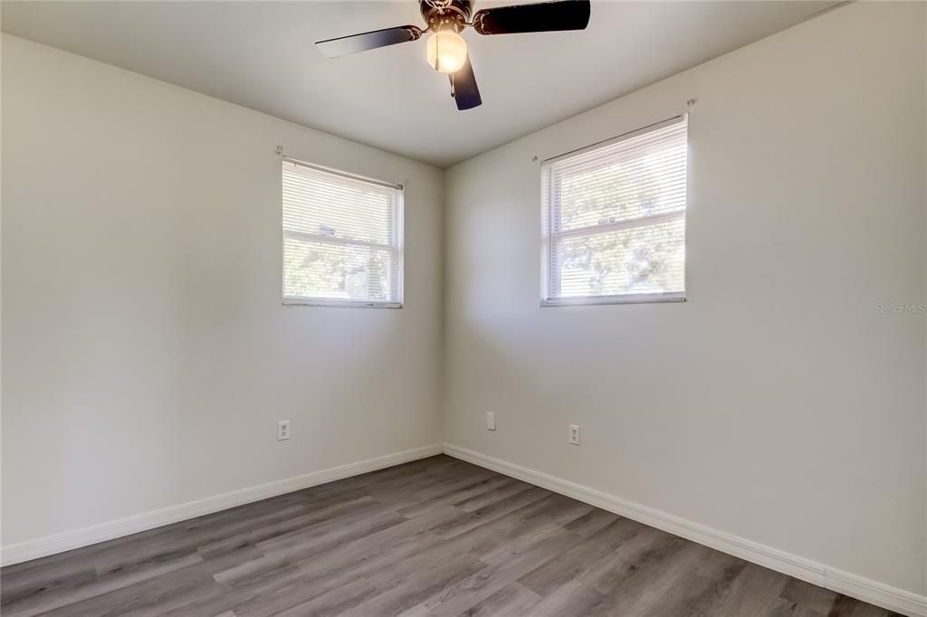 待售: $160,000 (2 贝兹, 1 浴室, 660 平方英尺)