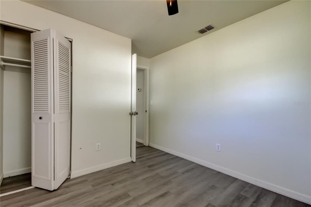 待售: $160,000 (2 贝兹, 1 浴室, 660 平方英尺)