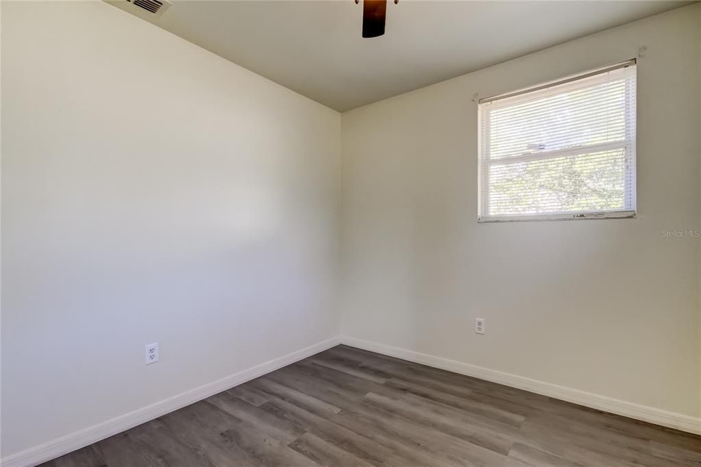 待售: $160,000 (2 贝兹, 1 浴室, 660 平方英尺)